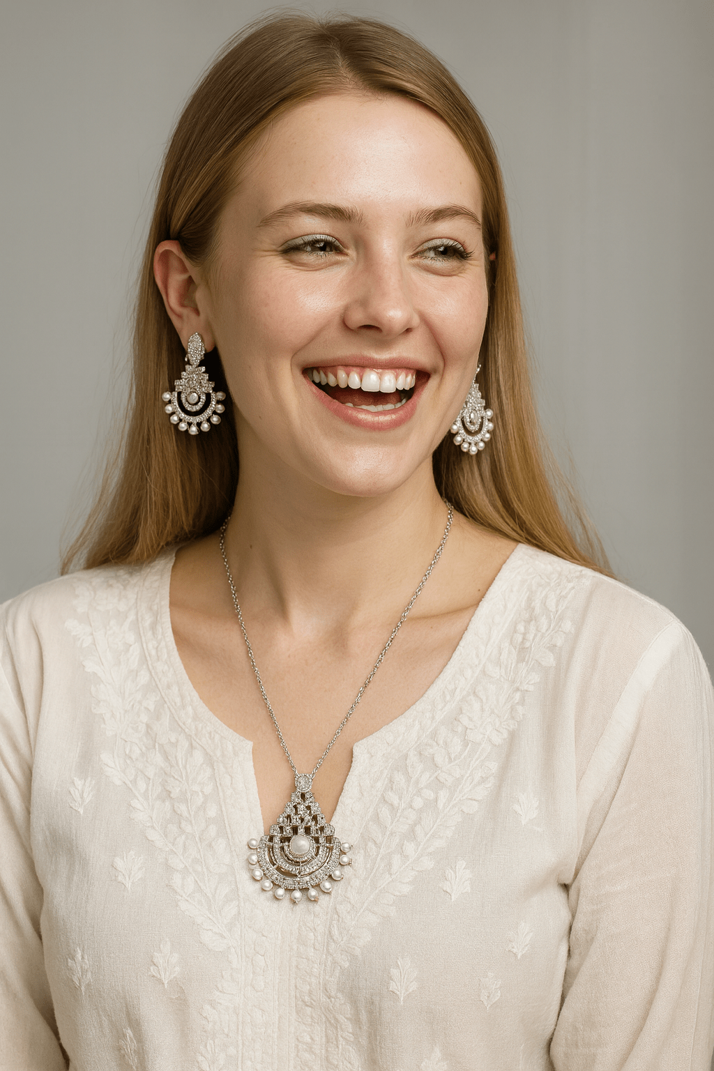 Majestic Pearl Fan Pendant Set