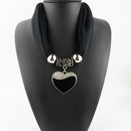 Women's Fashion Simple Heart-Shaped Pendant Scarf